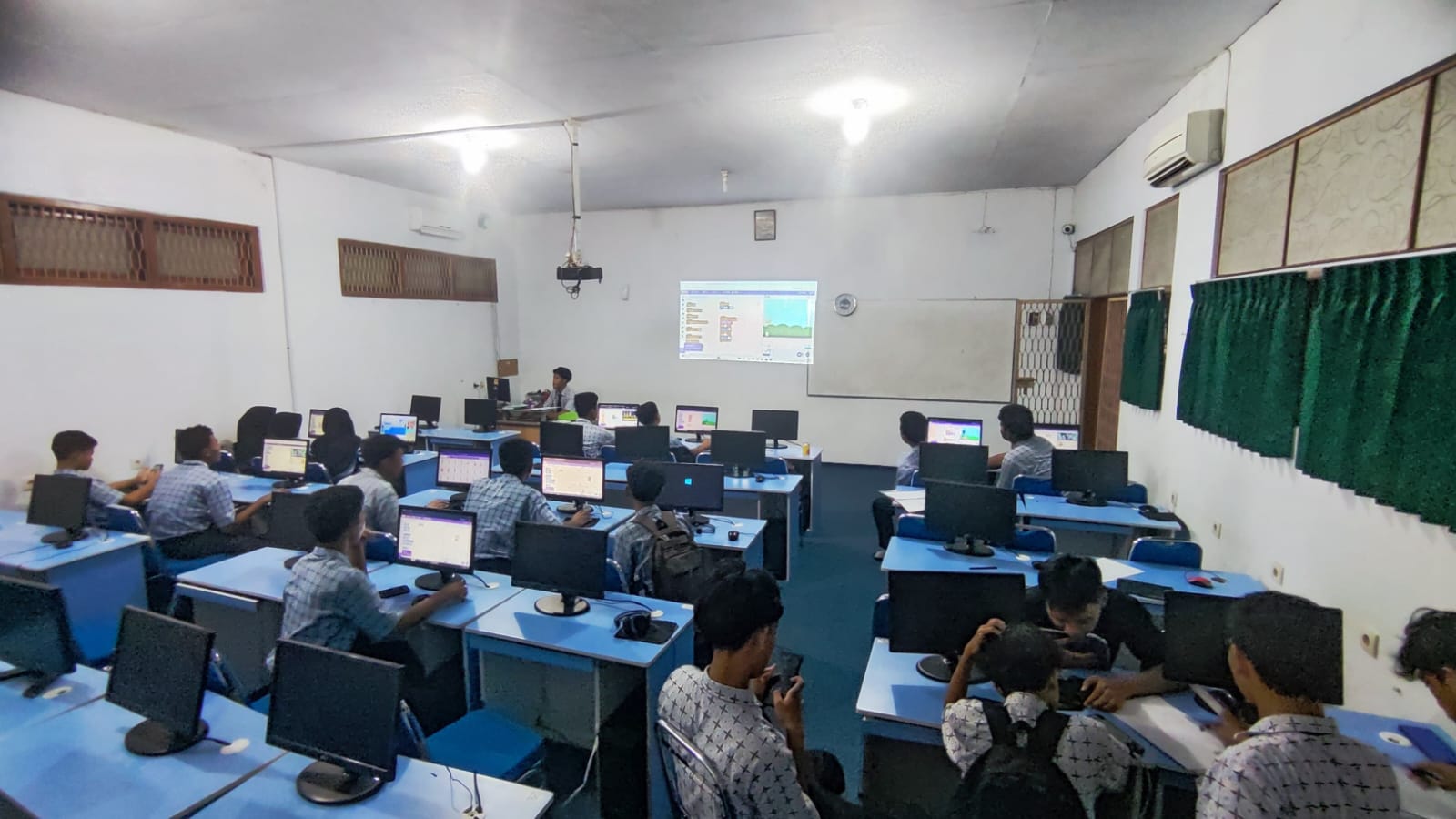 Dokumentasi kegiatan ICTSMANSAWI 1